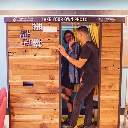 Generator Hostel *