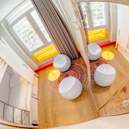 Vandrarhem Generator *